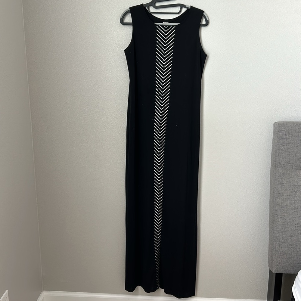 Absolutely gorgeous black maxi dress